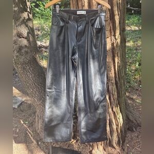 Abercrombie & Fitch 90s Relaxed Jean Ultra‎ High Rise Black Faux Leather Jeans